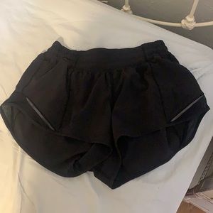 lululemon size 6 hottie hot shorts